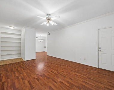 2255 Braeswood Park Drive - Photo Thumbnail 3