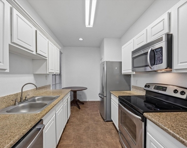 2255 Braeswood Park Drive - Photo Thumbnail 6