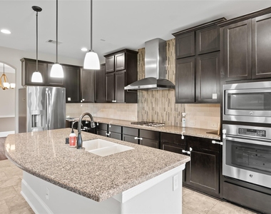 1714 Wickham Reach Drive - Photo Thumbnail 11