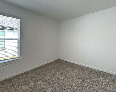 31727 Margaret Woods Lane - Photo Thumbnail 22