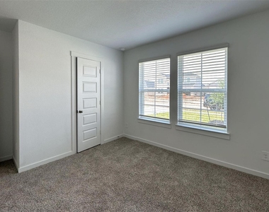 31727 Margaret Woods Lane - Photo Thumbnail 18