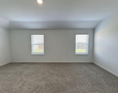 31727 Margaret Woods Lane - Photo Thumbnail 12