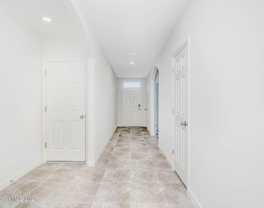 724 Starland Street Se - Photo Thumbnail 7