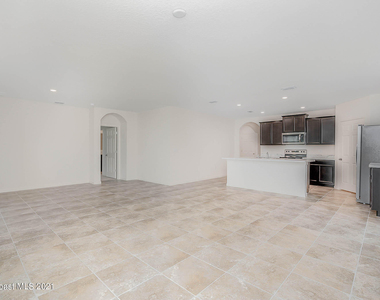 724 Starland Street Se - Photo Thumbnail 4
