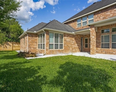 4526 Broken Rock Lane - Photo Thumbnail 3