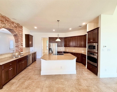 4526 Broken Rock Lane - Photo Thumbnail 10