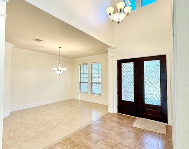 4526 Broken Rock Lane - Photo Thumbnail 7