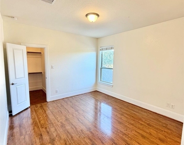 4526 Broken Rock Lane - Photo Thumbnail 28