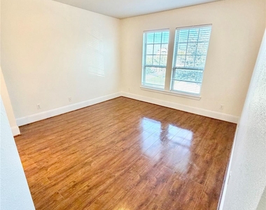 4526 Broken Rock Lane - Photo Thumbnail 25