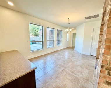 4526 Broken Rock Lane - Photo Thumbnail 11