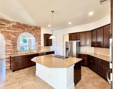 4526 Broken Rock Lane - Photo Thumbnail 13