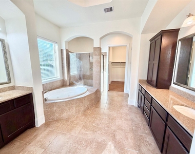 4526 Broken Rock Lane - Photo Thumbnail 21