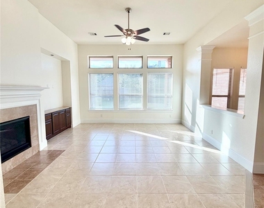 4526 Broken Rock Lane - Photo Thumbnail 8