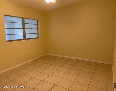 123 Roosevelt Avenue - Photo Thumbnail 7