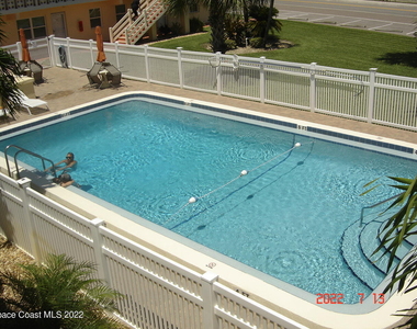 7801 Ridgewood Avenue - Photo Thumbnail 12