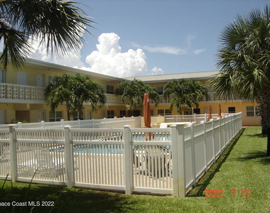 7801 Ridgewood Avenue - Photo Thumbnail 3