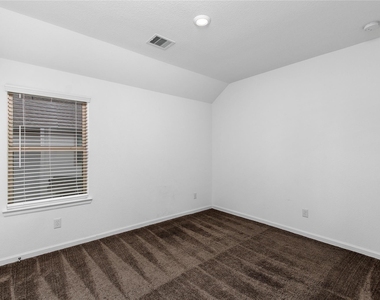 650 Aspen Falls Ct - Photo Thumbnail 21
