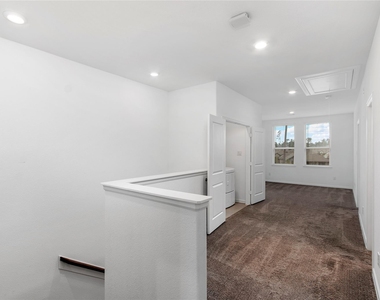 650 Aspen Falls Ct - Photo Thumbnail 23