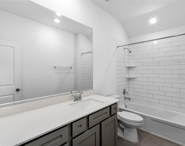 650 Aspen Falls Ct - Photo Thumbnail 20