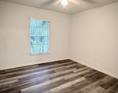 5105 Walton Avenue - Photo Thumbnail 6