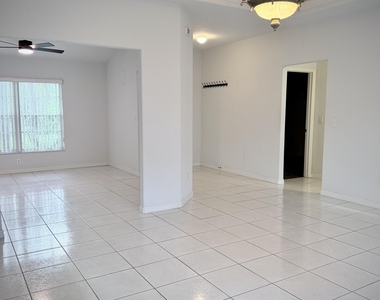 5105 Walton Avenue - Photo Thumbnail 14