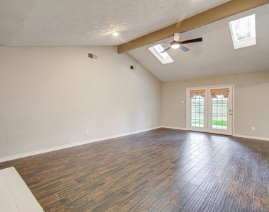 4811 Marywood Drive - Photo Thumbnail 11