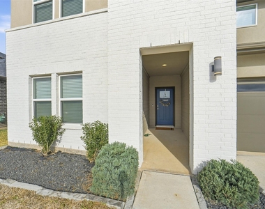 28922 Yulee Mill Drive - Photo Thumbnail 2
