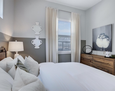 7207 Borland Lane - Photo Thumbnail 14