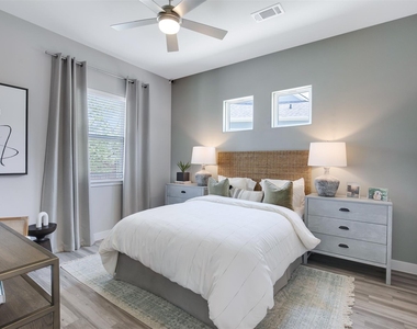 7207 Borland Lane - Photo Thumbnail 17