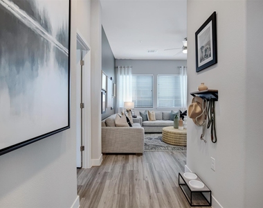 7207 Borland Lane - Photo Thumbnail 3