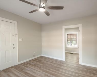 811 Sam Houston Avenue - Photo Thumbnail 2