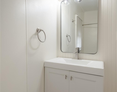 811 Sam Houston Avenue - Photo Thumbnail 13