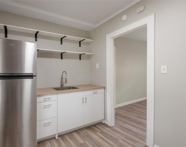 811 Sam Houston Avenue - Photo Thumbnail 6