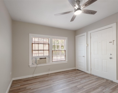 811 Sam Houston Avenue - Photo Thumbnail 1