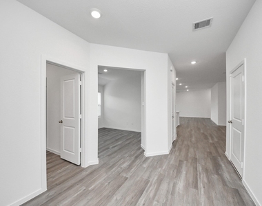 6003 Bella Breeze Drive - Photo Thumbnail 13