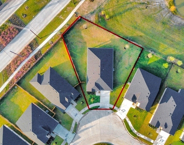 6003 Bella Breeze Drive - Photo Thumbnail 1