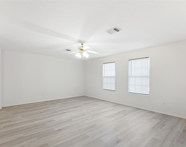 2923 Katybriar Lane - Photo Thumbnail 17