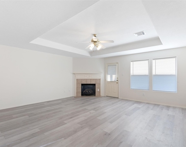 2923 Katybriar Lane - Photo Thumbnail 4
