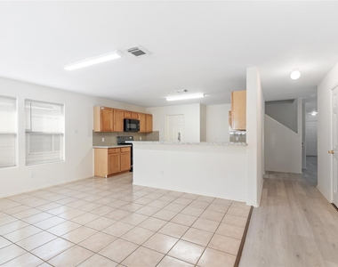 2923 Katybriar Lane - Photo Thumbnail 6