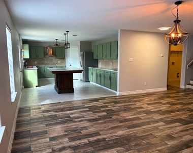 18303 Sea Branch Drive - Photo Thumbnail 3