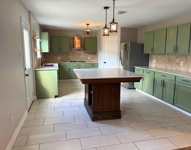 18303 Sea Branch Drive - Photo Thumbnail 4