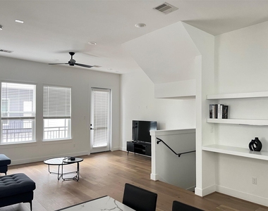 316 Thornton Road - Photo Thumbnail 3