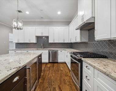 1118 E 24th Street - Photo Thumbnail 7