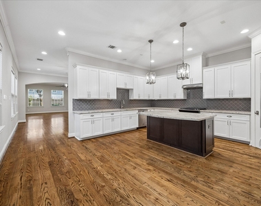 1118 E 24th Street - Photo Thumbnail 4