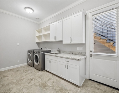 1118 E 24th Street - Photo Thumbnail 15