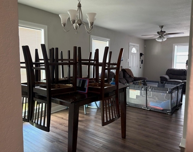 112 Acacia Street - Photo Thumbnail 2