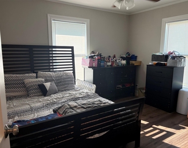 112 Acacia Street - Photo Thumbnail 5