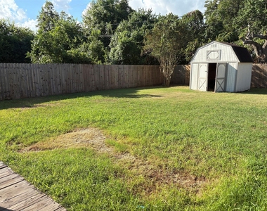 112 Acacia Street - Photo Thumbnail 8