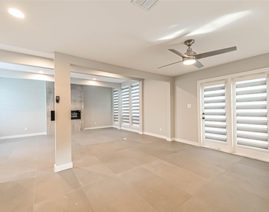 2600 Nantucket Drive - Photo Thumbnail 14