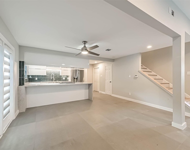 2600 Nantucket Drive - Photo Thumbnail 11